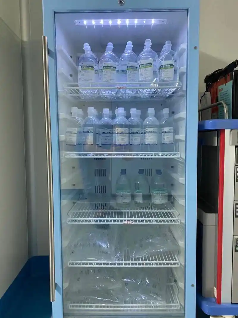 手术室液体恒温箱是专为手术室设计,确保手术液体在适宜温度下保存的
