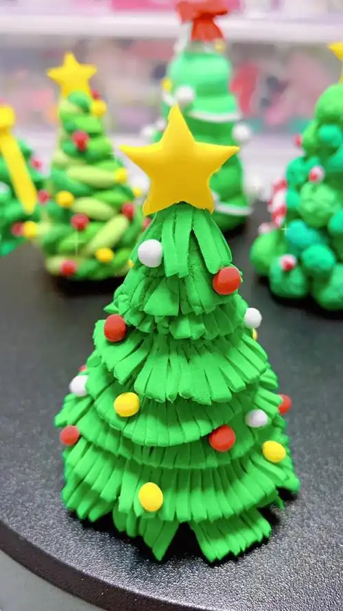 教你用超轻粘土做一棵圣诞树