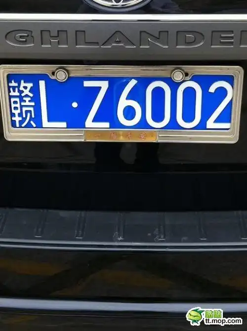 【热门】 江西公车贴纸伪造车牌 提前过节游山玩水该帖子被