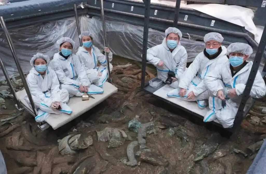 回顾三星堆发掘现场的北大考古人