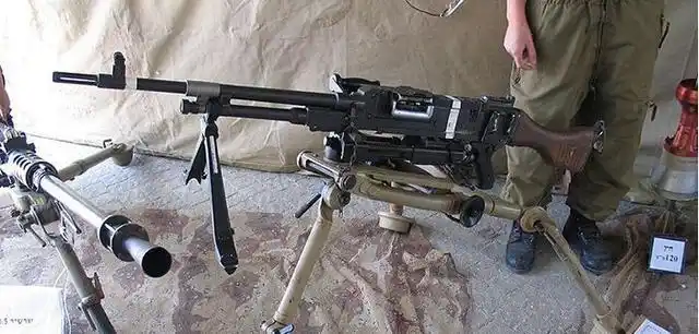 62mm步枪的狙击型svd狙击步枪意大利伯莱塔mx4 storm冲锋枪美