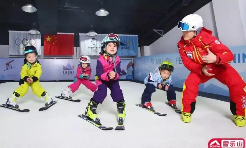 499元抢雪乐山室内滑雪空降河西金鹰零基础滑雪者速成体验