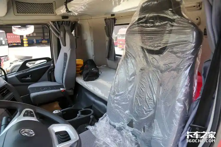 驾驶室内高超2米东风天锦krplus来袭