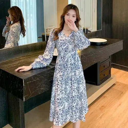 法式复古小众碎花连衣裙女2021秋季新款高腰印花仙气中长裙