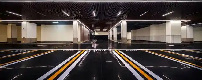 99%成都人没见过的"教科书"级车库|地下车库|车位|停车位|地下室_网易