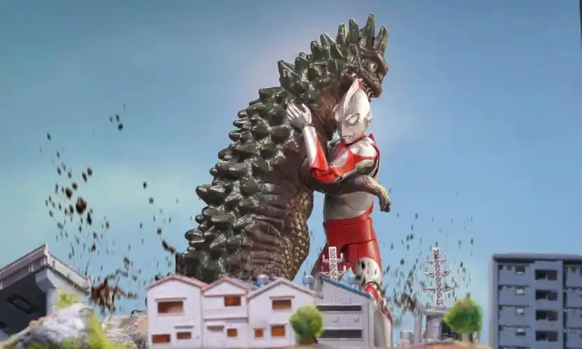 世界上第一个怪兽和第一个奥特曼的战斗