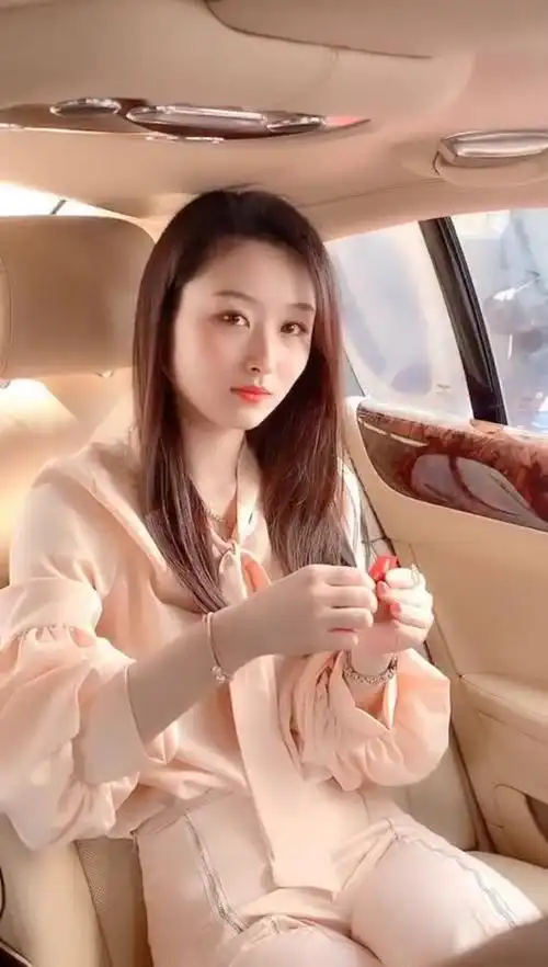 小哥哥,一起来嗨呀@黄会赢.2.26回归@经纪人小微