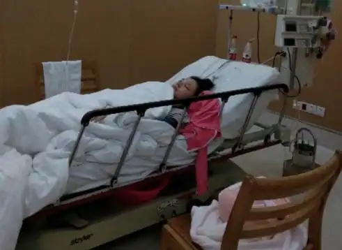 枕上书女二发文欲直播自杀曾因自杀未遂住院买版权还被骂