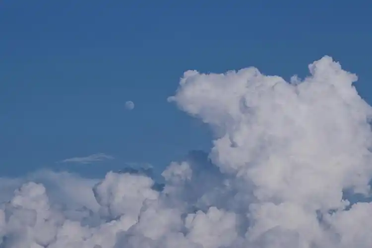 自己拍的云朵壁纸