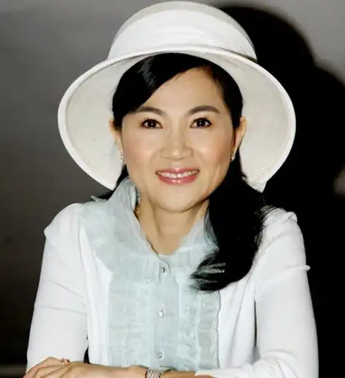 回顾因癌症去世的9位明星,花费百万难再多活一天,个个