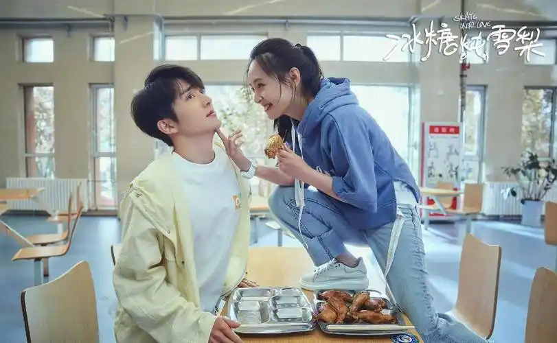 原创冰糖炖雪梨甜蜜开播张新成吴倩装美扮小学生实在没眼看