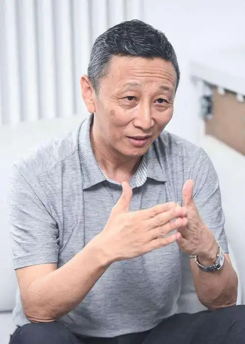 大轰炸被取消上映导演萧锋发长文感叹最后一句疑怒怼小崔