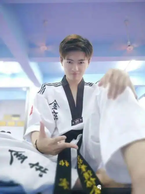 陶大面孔双学位跆拳道黑带你心动了吗