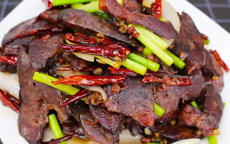 一道干煸小炒猪肺超出你的想象,鲜香爽辣,配饭下酒都很赞_哔哩哔哩