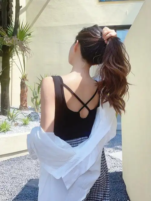 15084夏天当然要穿小背心啦