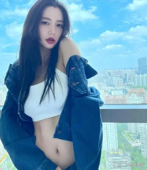 克拉拉风华绝代,168cm身高下的完美三围比例,亚洲"花瓶"之最