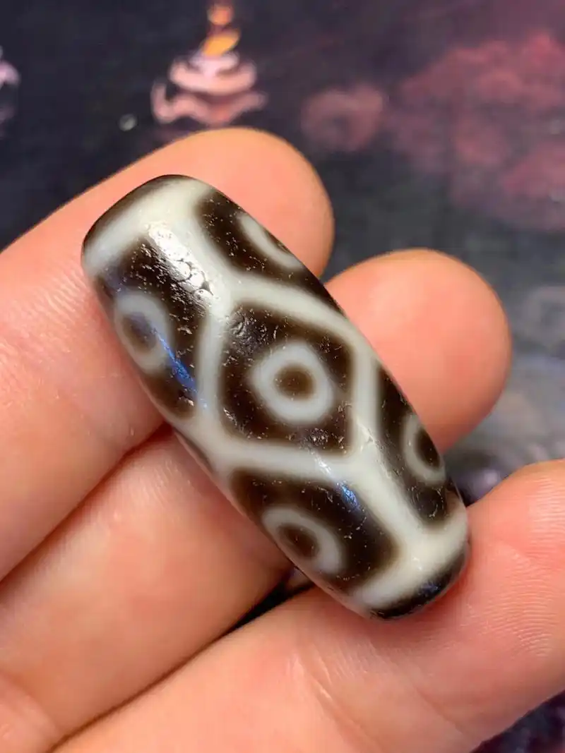 藏传龟甲九眼天珠