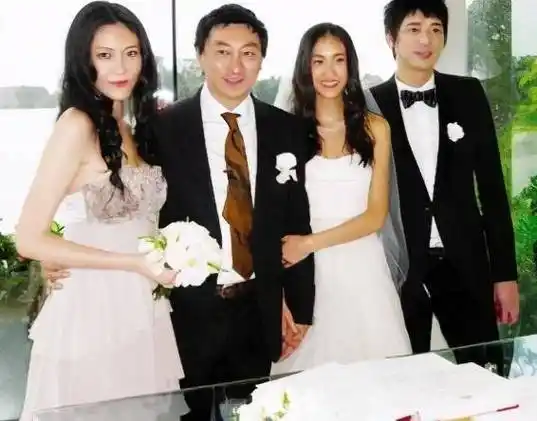 22岁嫁华谊老总,最后还是栽到了摄影师手里_秦舒培_赵磊_豪门