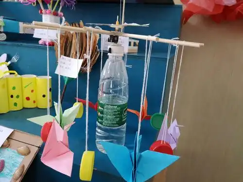 卓豪小学举行"心灵手巧 创意无限"学生环保手工作品展活动