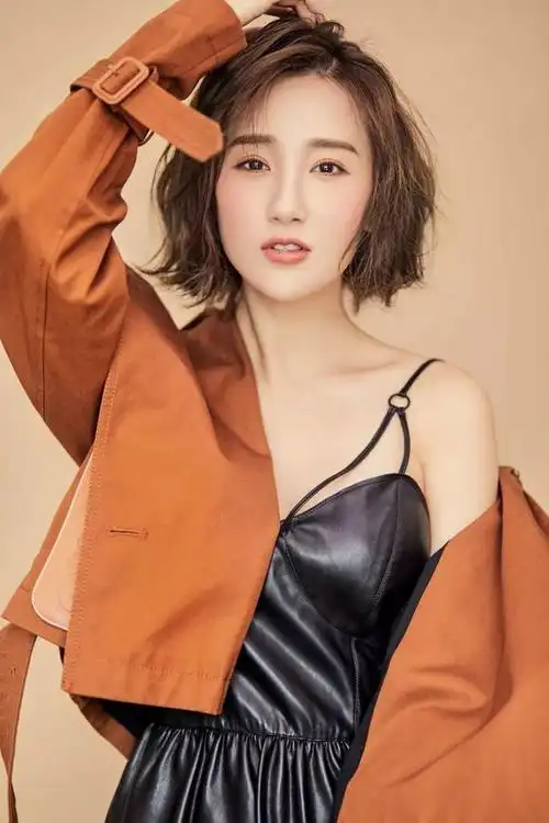 还记得《美人心计》的皇后薄巧慧吗?她的蓝颜知己竟是