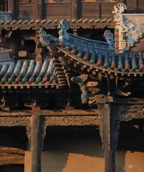 现存的后土祠建筑群,主要是明清建筑,论古旧,精美可能在山西排不上号