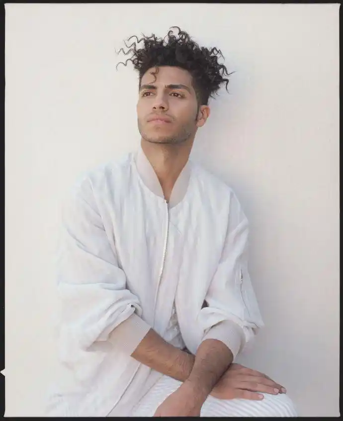 请原图放大观看可爱睫毛,超美好#mena massoud##menamassoud