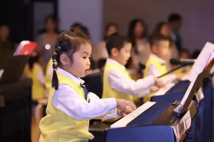 广州悦教布克幼儿园开展 "辛笛应用钢琴汇报演出"获得圆满成功