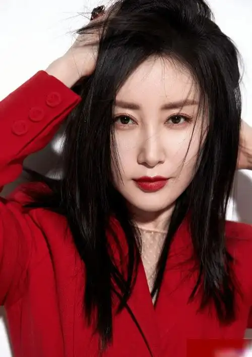 虽说舒畅已经成为娱乐圈中的"边缘人",可每次只要