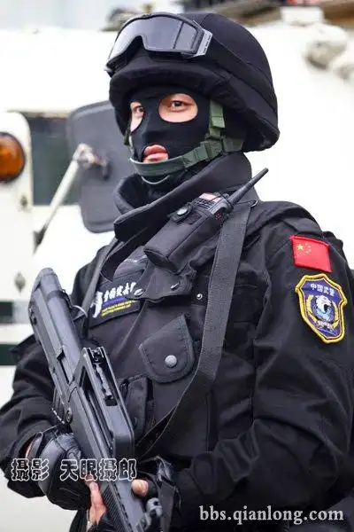 雪豹突击队这身行头能价值30w人民币?他的价值在哪里?