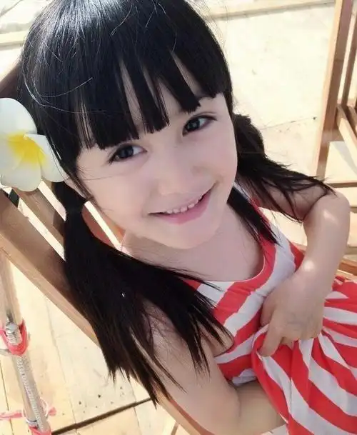 张籽沐没有小时候好看了