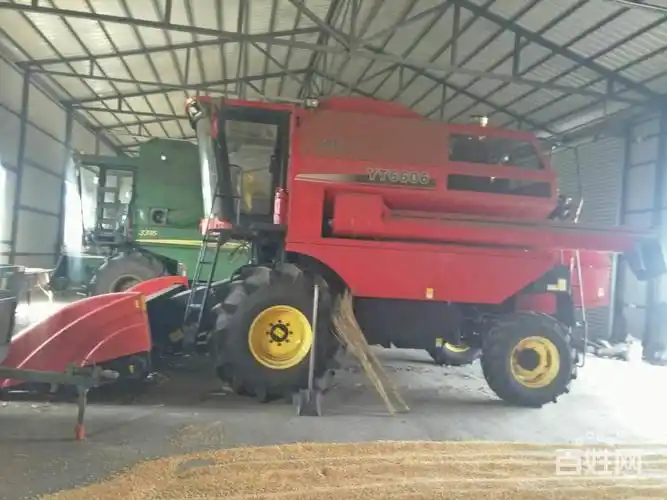 2017东方红6606收割机