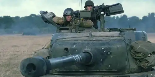 《狂怒》曝"深入虎口"特辑 虎式坦克主宰战场