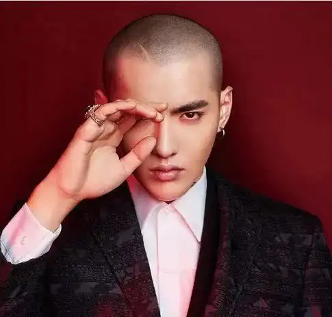 平头才是检验帅哥的标准钟汉良沧桑余文乐憔悴而他变得更帅