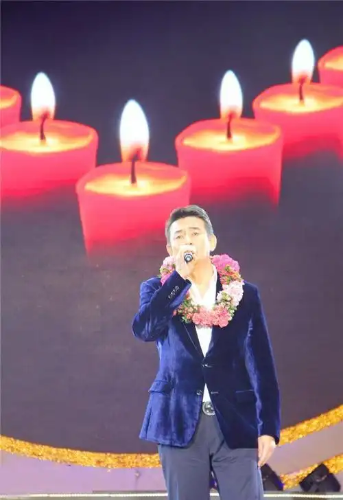 李洪涛:娶老师的女儿,恩爱30年无绯闻,他的两个嗜好让妻子烦恼