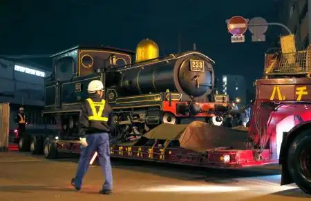 日本国产最古老蒸汽机车迁至京都铁道博物馆