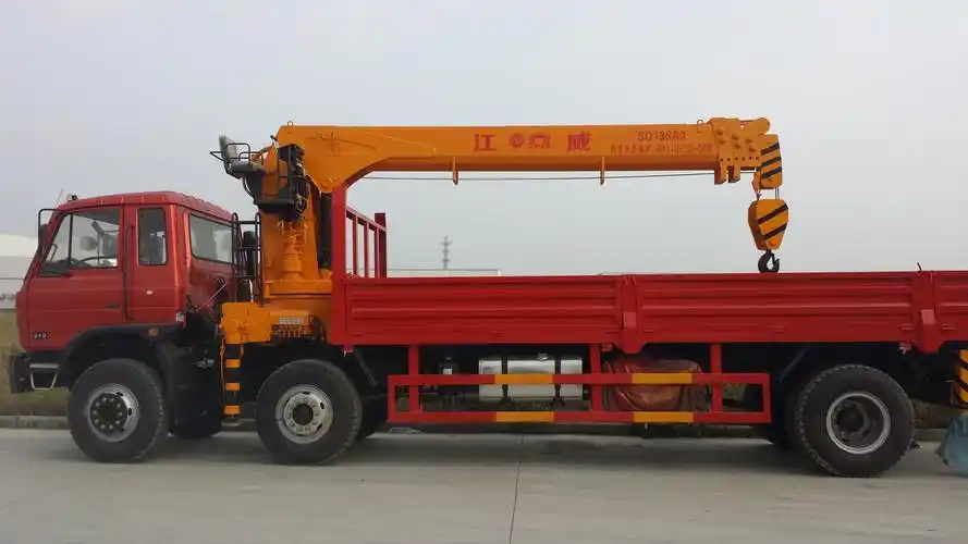 随车吊厂家教你如何分析随车吊性能特点