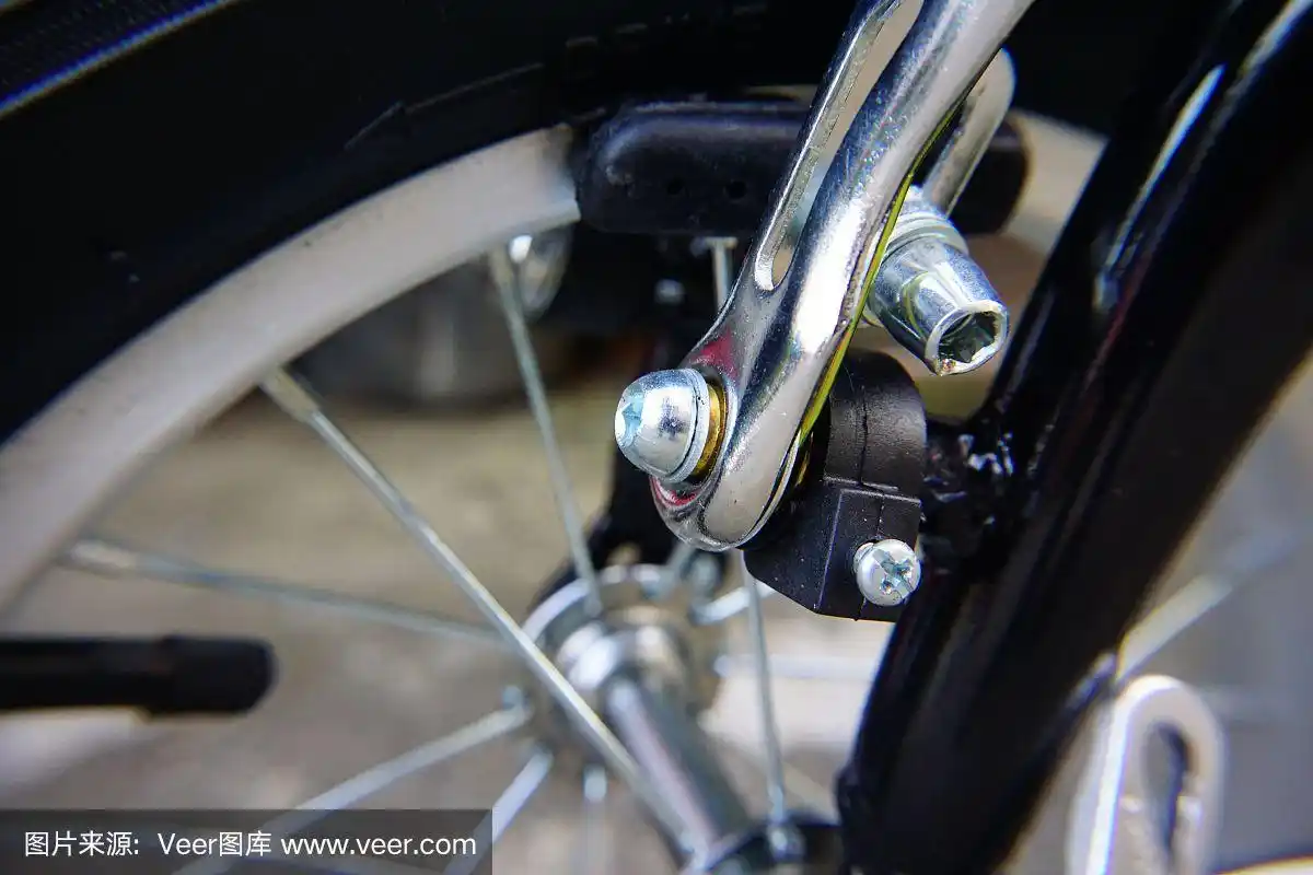 自行车前轮上的刹车