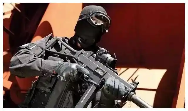 40 s&w口径和9x19mm para口径的版本,预示着mp5系列冲锋枪正式退出hk