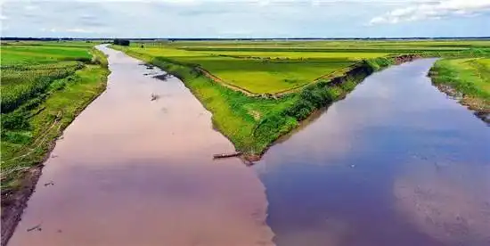 惊叹吉林这条河现奇景