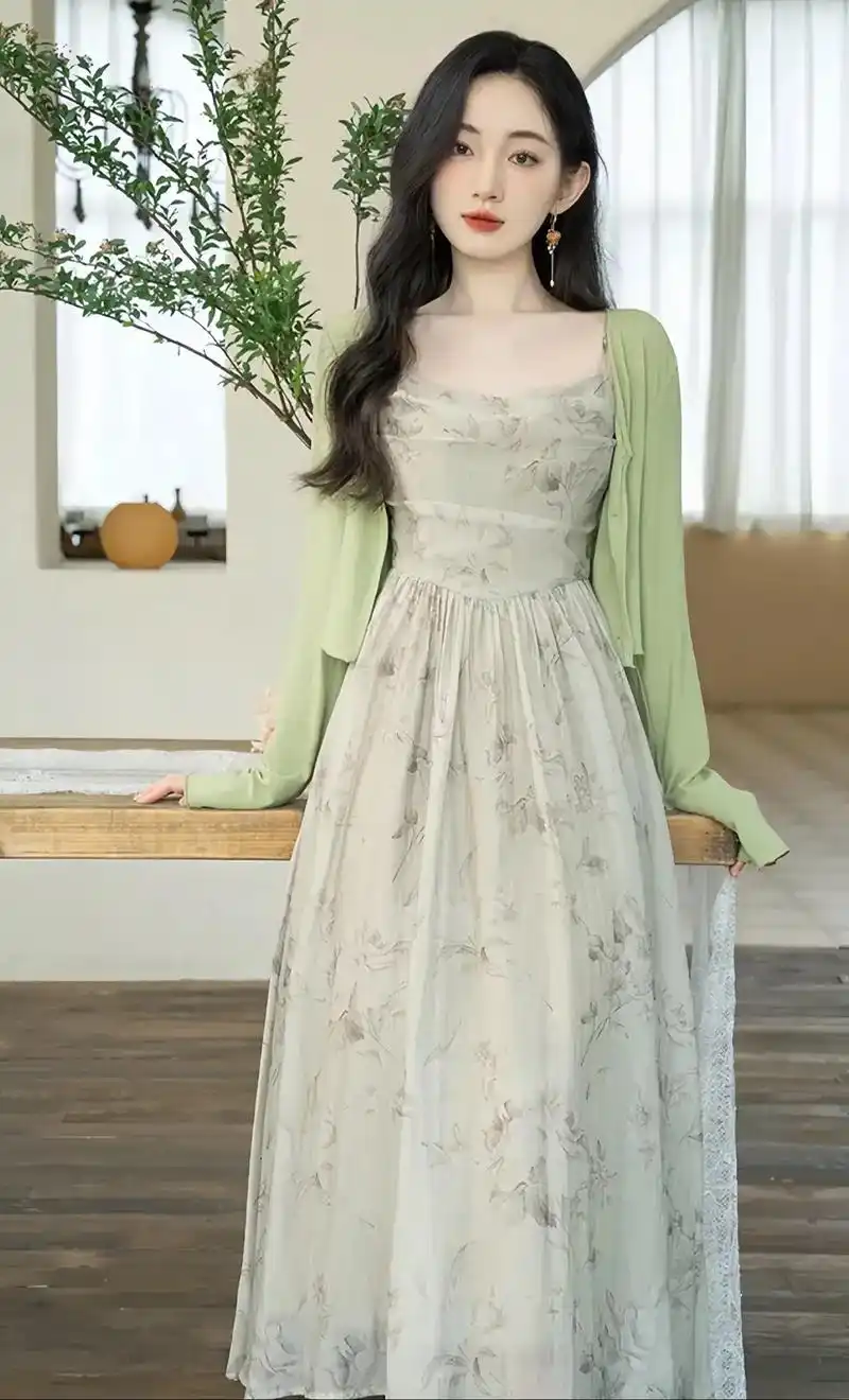 法式复古小众气质温柔风甜美高腰吊带连衣裙 防晒空调