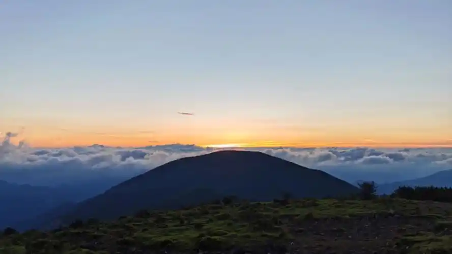 21年8月8日大洋山日出云海