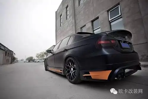 最终这台耀眼的宝马325改装车也就展现在我们眼前了