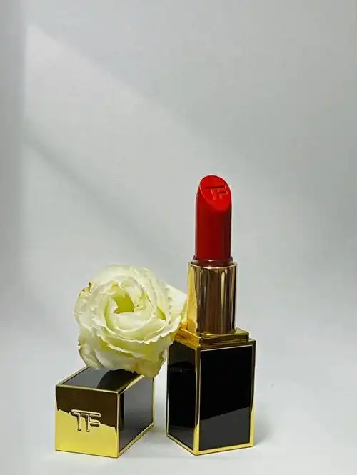 收到口红怎么拍照发朋友圈呢