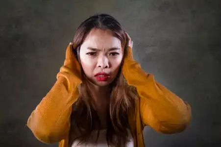 女性的绝望和悲伤图片