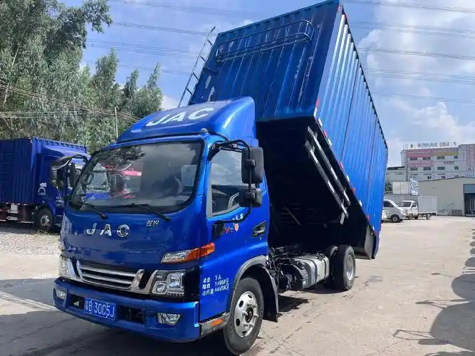 深圳4.2米蓝牌货车自卸 - 抖音