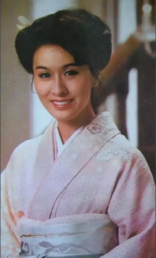 栗原小卷:1945年3月14日生于日本东京,1963年毕业于东京芭蕾舞学院.