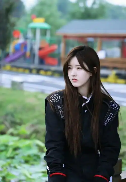 赵露思赛车服侧拍##赵露思赛车服剧照