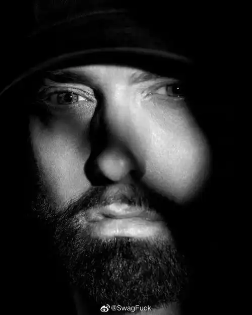 eminem登上杂志封面最新写真