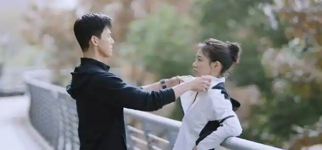 《你是我的城池营垒》硬糖爱情来袭,马思纯白敬亭主演值得期待_特警