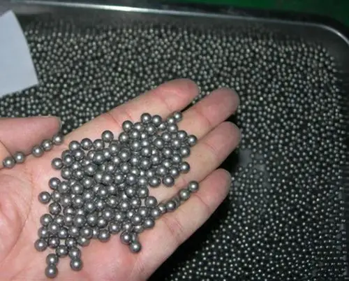 钨球是用于配重的钨合金制品,它可以应用在很多的领域,如小而密度高
